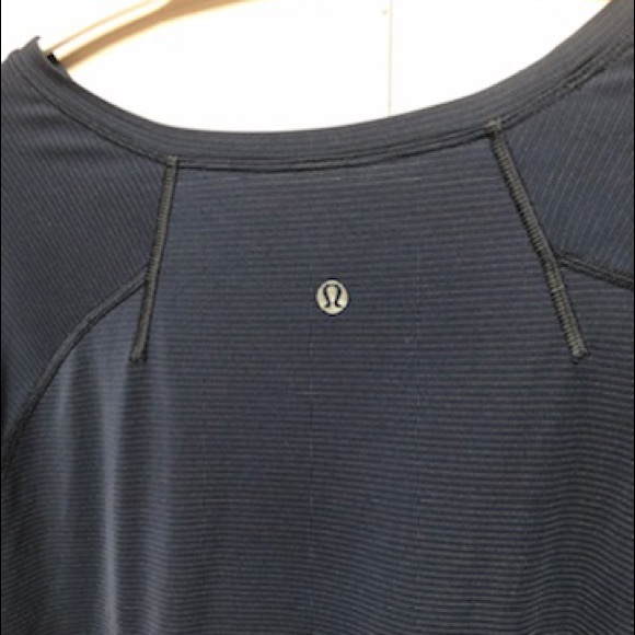 XL Lululemon Striped Navy Blue Long Sleeve - Picture 2 of 3